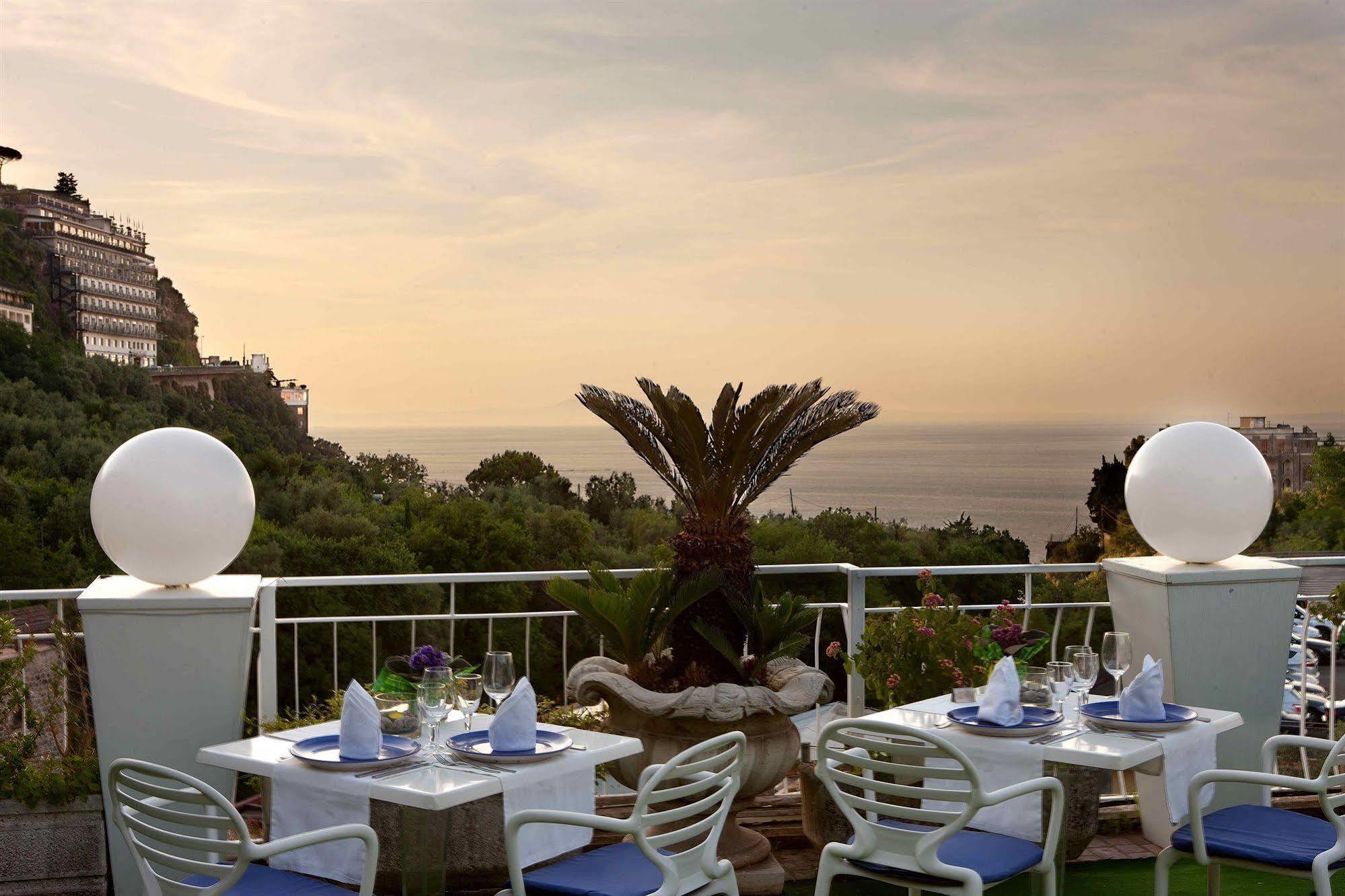 Hotel Rivage Sorrento Esterno foto