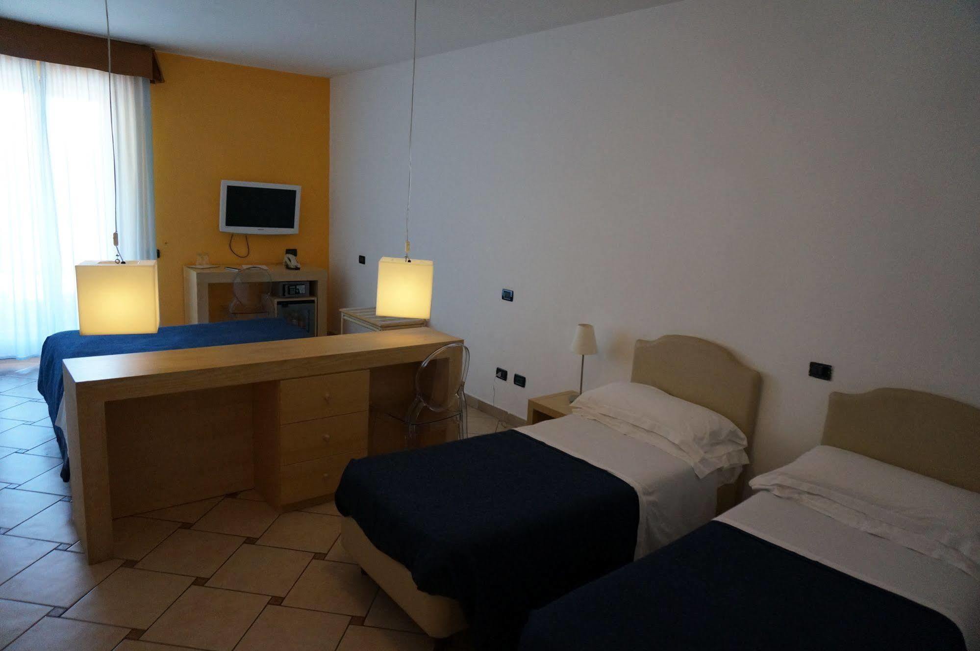 Hotel Rivage Sorrento Esterno foto